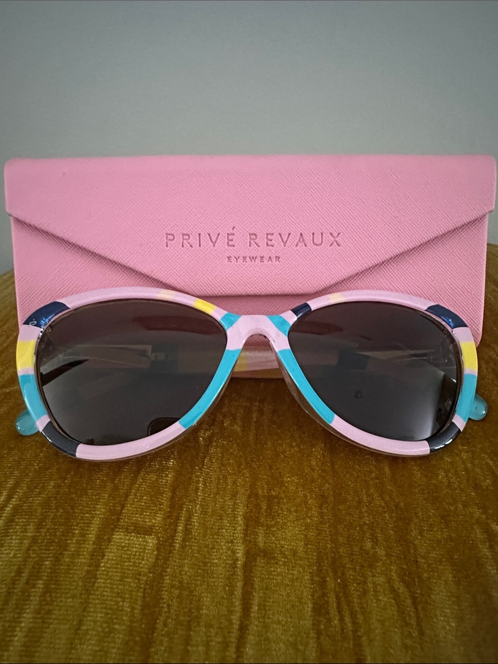 PRIVÉ REVAUX Pink Multicolor Oval Women's Sunglasses The Timeless Collection